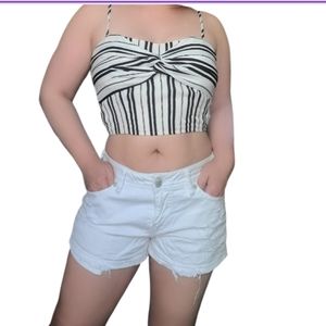 SILVER Jeans Co Distressed Aiko Mid Shorts Size 31 in White